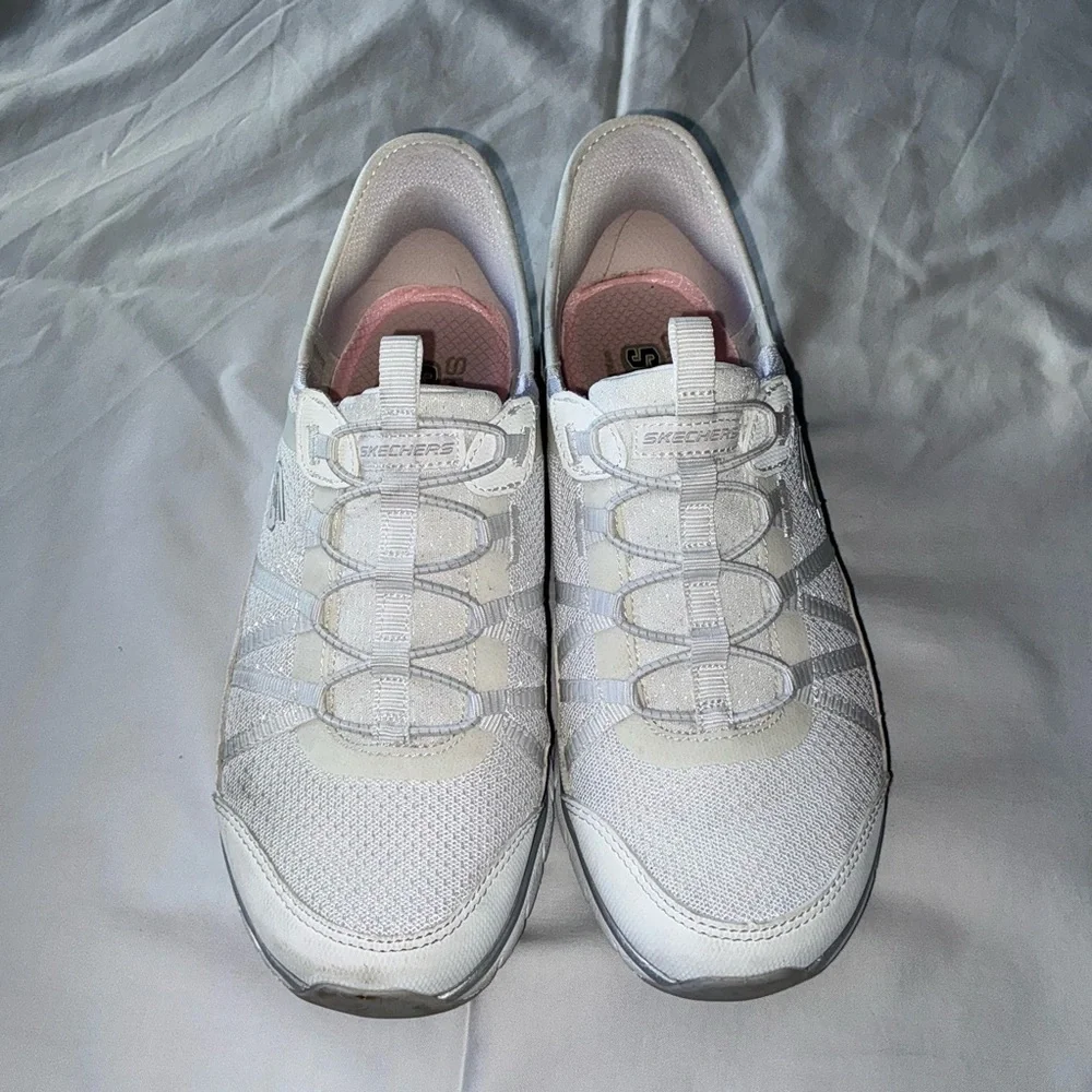 Skechers sleek white